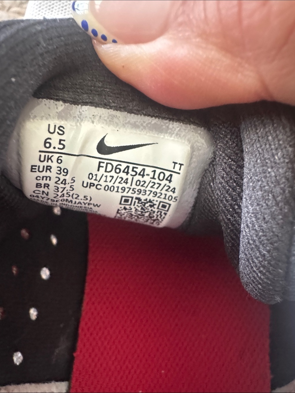 Nike White Sneakers with Red Swoosh and Black Laces - Picture 5 of 5